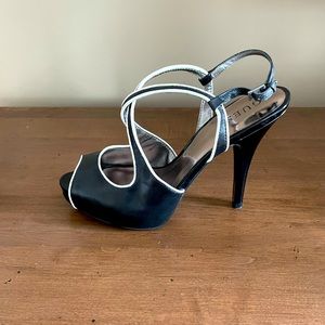 Guess stilettos black and white